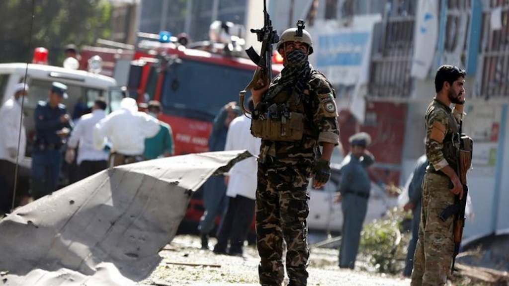 Resultado de imagem para Atentado com carro-bomba deixa 6 mortos e 40 feridos no Afeganistão