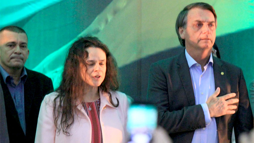 Janaína e Bolsonaro não se entenderam e ela desistiu de ser candidata a vice