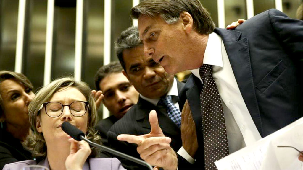 Bolsonaro (PSL-RJ) ameaça a deputada Maria do Rosário (PT-RS) de agressão física
