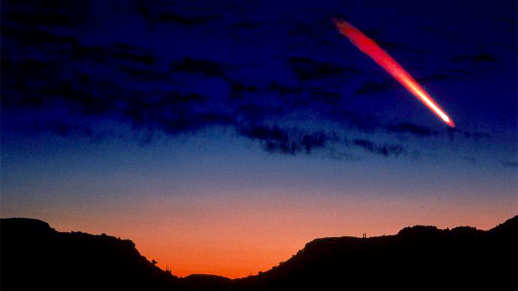 O 'cometa do Natal' fica próximo à constelação de Touro, durante toda a noite deste domingo