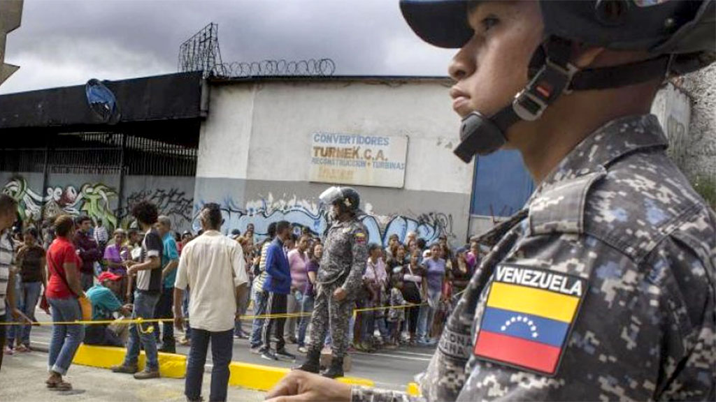 Os militares ainda mantêm a ordem nas ruas das principais cidades da venezuela
