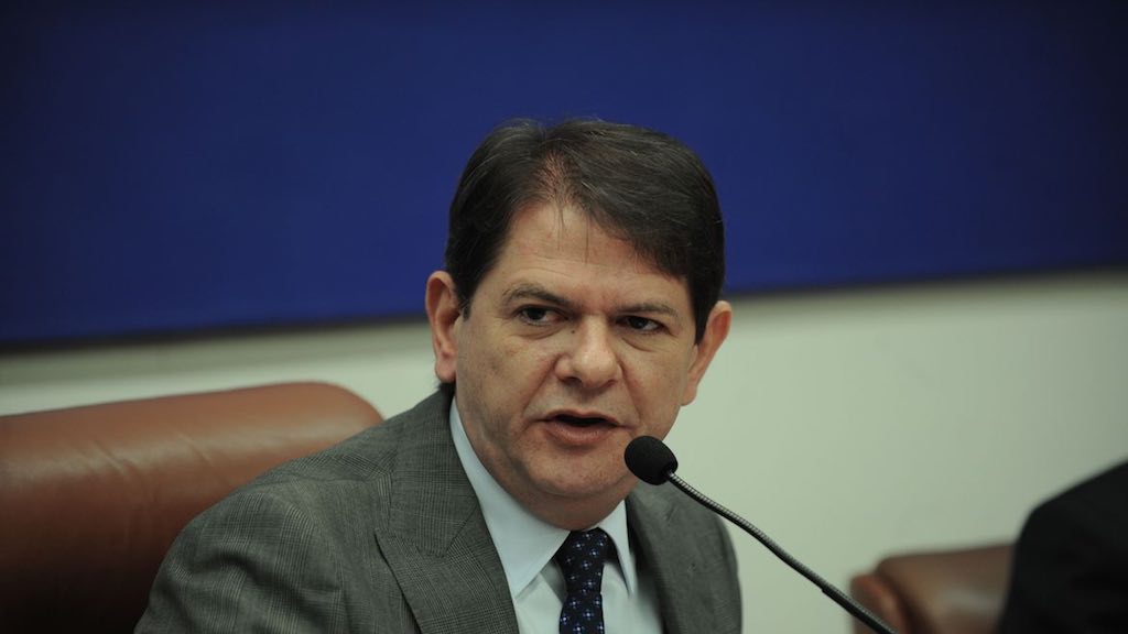 O senador Cid Gomes recebeu alta da Unidade de Terapia Intensiva (UTI) do Hospital Coração de Sobral, no Ceará