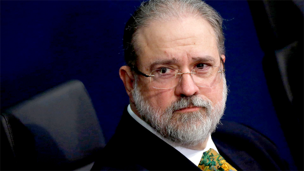 O procurador-geral Augusto Aras tem sido complacente com o presidente da República, Jair Bolsonaro