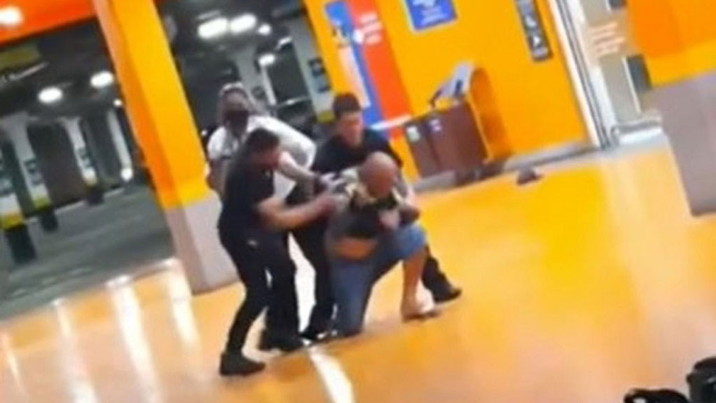 João Freitas foi agredido a socos e asfixiado por dois seguranças do Carrefour