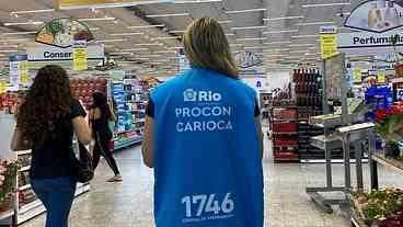 Procon encontra irregularidades em supermercados na Zona Oeste