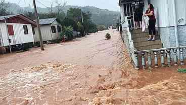 Ciclone deixa mortos e rastro de destruição em Moçambique
