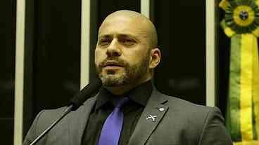 Daniel Silveira permanece preso, após descumprir ordens do STF