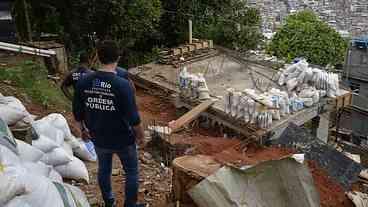 Seop realiza demolição de prédio na Rocinha avaliado em R$ 2 milhões