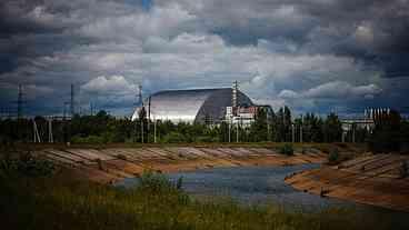 Ucrânia acusa Rússia de atacar usina nuclear de Chernobyl, Kremlin nega