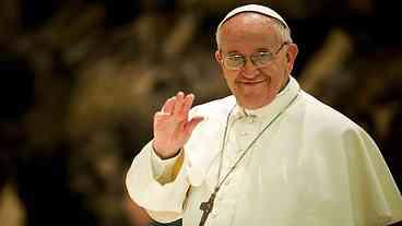 Francisco está 'no caminho certo para recuperação', diz cardeal