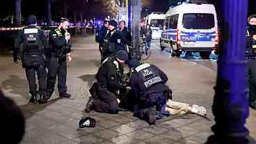Refugiado sírio comete atentado em frente ao Memorial do Holocausto