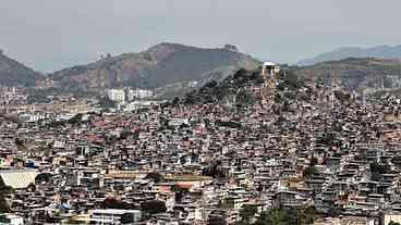 Chefe do tráfico liga-se a UPPs no Alemão, diz PF