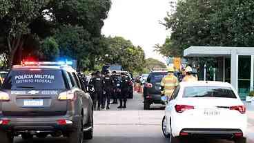 Acusado de atentado a ministério permanece preso