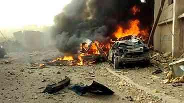 Atentado suicida mata 13 soldados no Paquistão