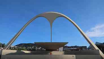 Paes critica transferência do Sambódromo ao Estado