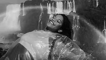 Corpo de Juliana Marins chega ao Brasil