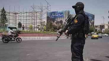 Repressão no Irã: Caça a espiões em guerra com Israel