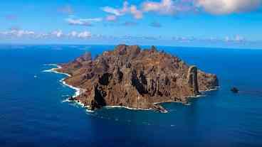 Ilha no Espírito Santo: Flora Nativa em Crescimento