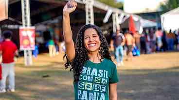Bianca Borges é eleita presidente da UNE