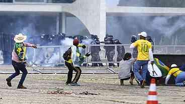 Movimentos vão às ruas em defesa da democracia