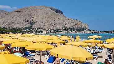 Feriado de Ferragosto na Itália: Praias Lotadas e Cultura