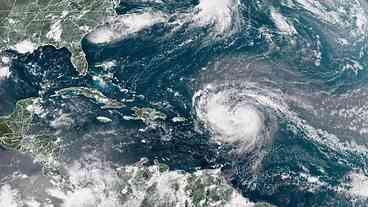 Furacão Erin atinge categoria 5 no Caribe