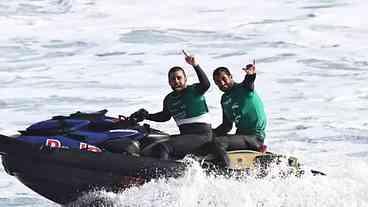 Lucas Chumbo e Pedro Scooby vencem Itacoatiara Big Wave