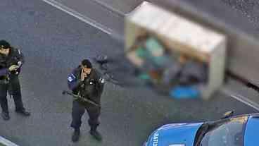 Corpo encontrado em caixote na Avenida Brasil