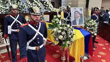 Adolescente condenado por assassinato de Miguel Uribe