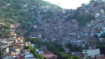 Tiroteio no Morro do Turano causa pânico na Tijuca