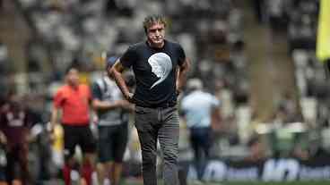 Cuca é demitido do Atlético-MG após derrota para Cruzeiro