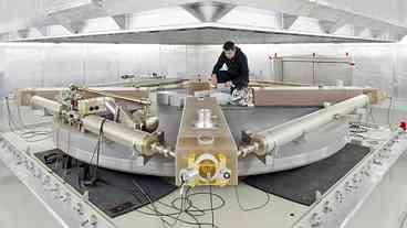 Anel de Laser Monitora Oscilações da Terra com Precisão