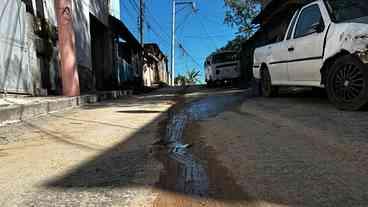 Obra da Águas do Rio em São Gonçalo gera riscos