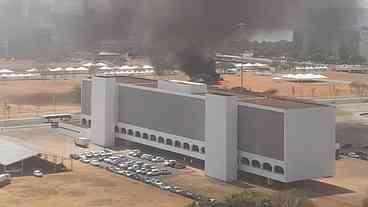 Incêndio em banheiro químico na Esplanada dos Ministérios
