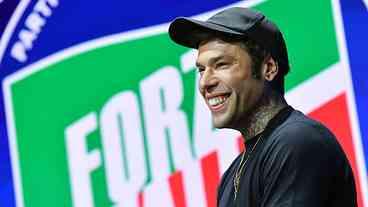 Rapper Fedez sofre críticas por comparar Sinner a Hitler
