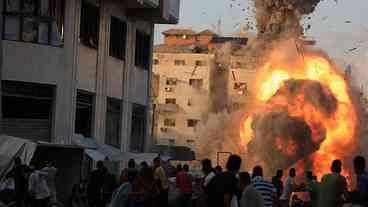 Ofensiva em Gaza aumenta enquanto Netanyahu vai aos EUA