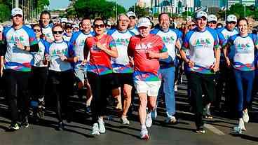 Lula Comemora 95 Anos do MEC com Atividade Física