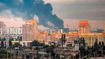 Rússia Intensifica Ataques à Ucrânia com Drones e Mísseis