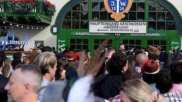 Polícia Interrompe Oktoberfest Após Explosão em Munique