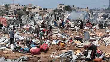 Israel Intensifica Ataques Enquanto Hamas Avalia Proposta