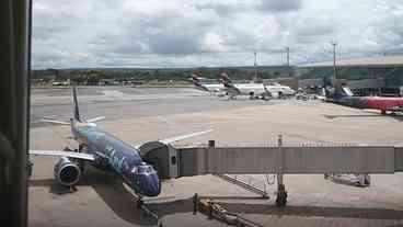 Avião supera ônibus em viagens pessoais em 2024