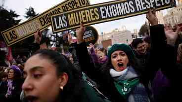 Espanha propõe incluir aborto na Constituição