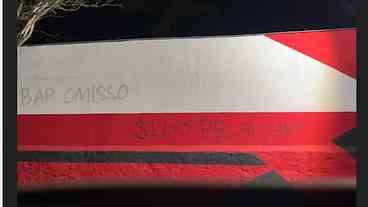 Derrota do Flamengo gera protestos na Gávea