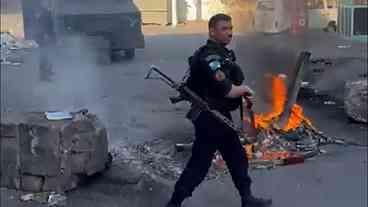 Conflito na Cidade de Deus: PM e traficantes em confronto