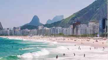 Bombeiros Resgatam 48 em Copacabana