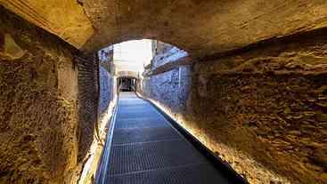 Coliseu Reabre Passagem de Cômodo