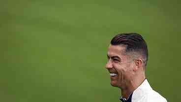 Cristiano Ronaldo: Primeiro Bilionário do Futebol