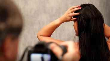 Mulheres do DF denunciam agência de modelos por golpe