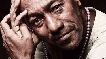 A biografia do poeta Miró da Muribeca