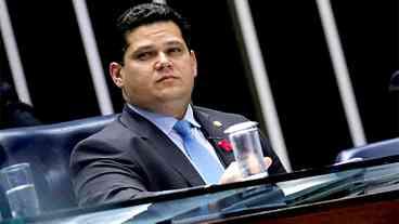 Alcolumbre Celebra Licença do Ibama para Petrobras no Amapá